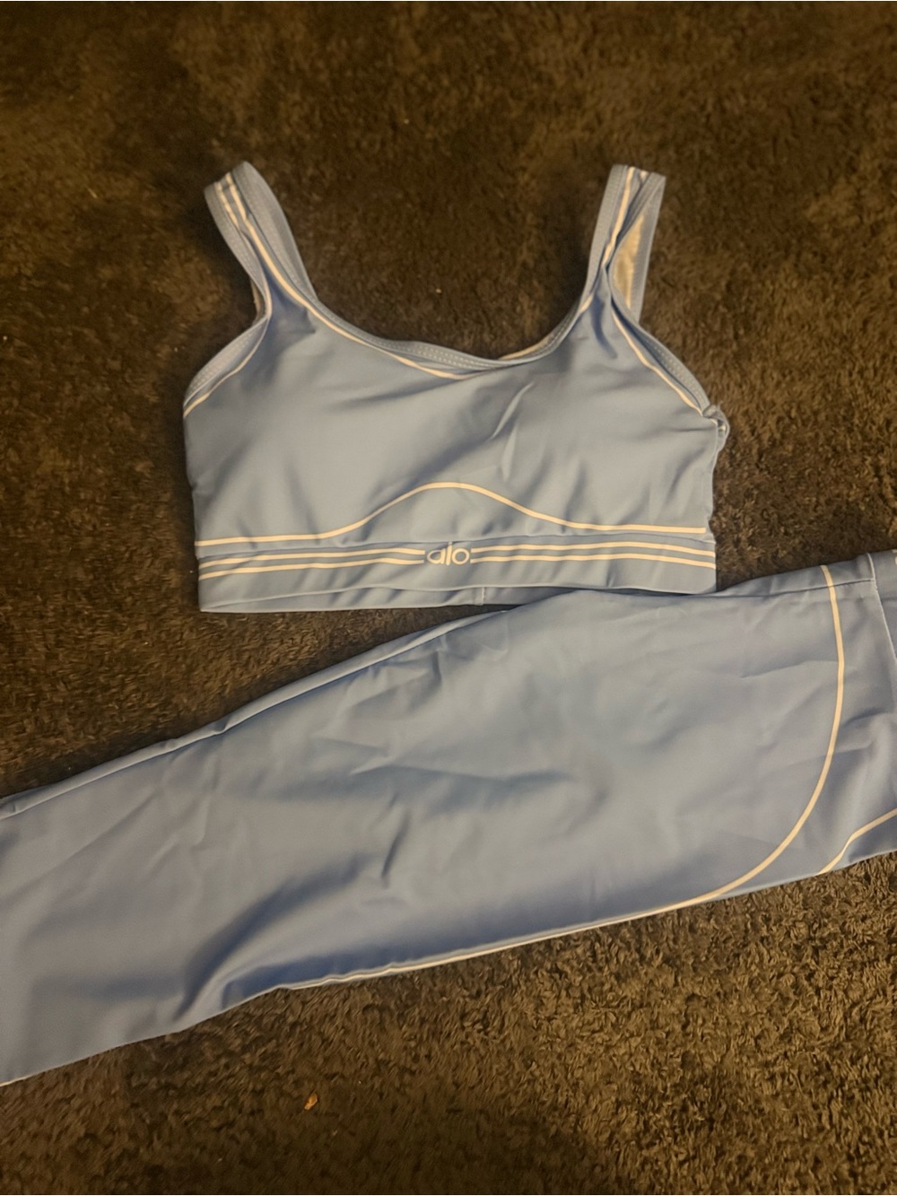 ALO Yoga Sky Blue Sports Bra and Leggings Set with Cream Piping